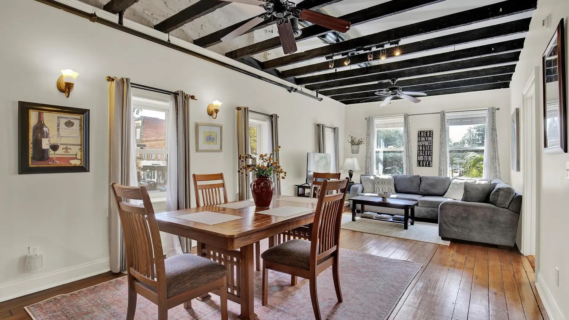 City Market Loft - 4 Bedroom Savannah Holiday home