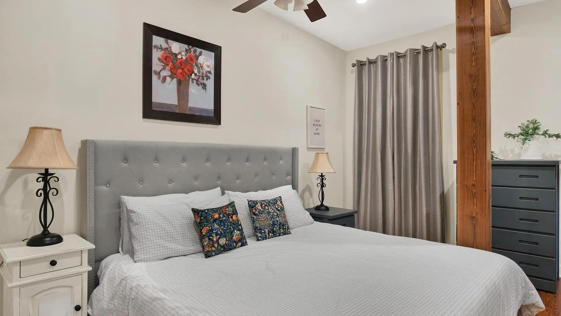 City Market Loft - 4 Bedroom Savannah 0*,  United States