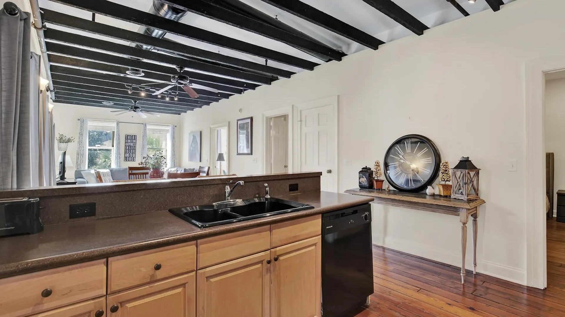 City Market Loft - 4 Bedroom Savannah Holiday home
